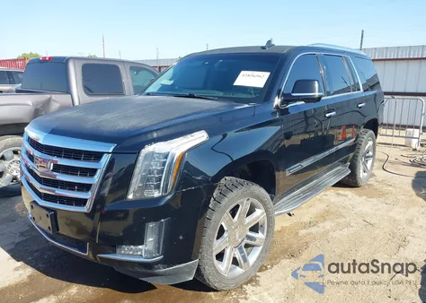 2017 Cadillac Escalade Luxury z USA, uszkodzony, nr VIN 1GYS4BKJ0HR329748